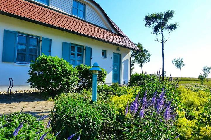 Casa de vacaciones para 4 personas, con jardín y sauna además de jacuzzi y piscina - 1