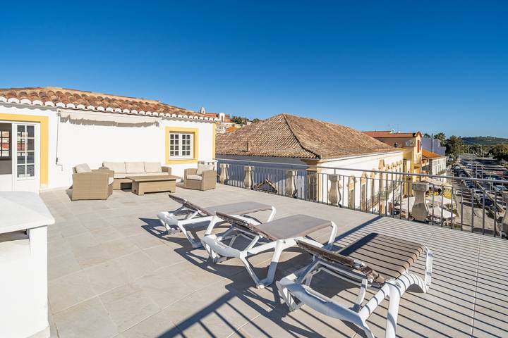 Appartement entier, Appartement 'Karolvaz V' avec vue sur le lac, Wi-Fi et climatisation in Silves, District de Faro