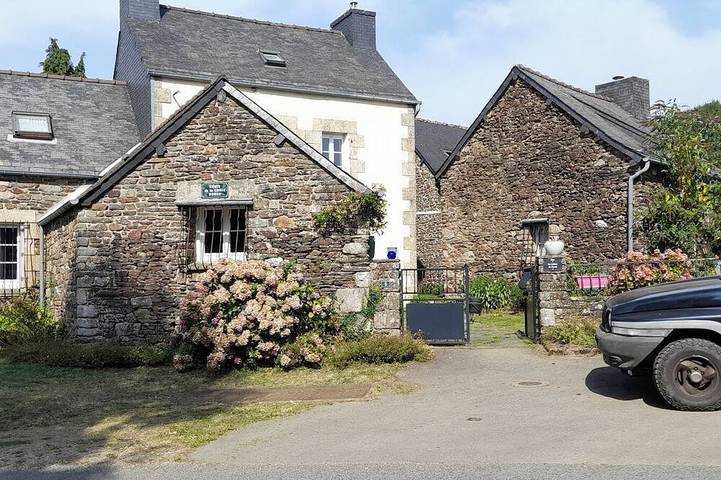 Maison de vacances pour 9 personnes, avec terrasse et jardin à Perret