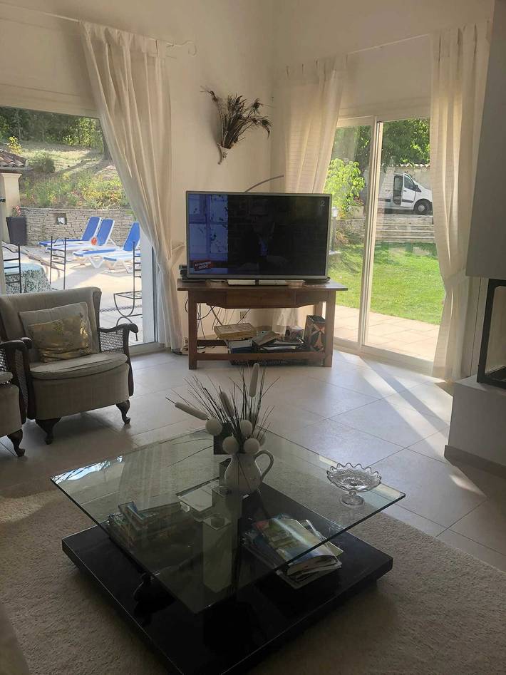 Location de vacances pour 8 personnes, avec jardin ainsi que balcon et piscine à Céreste - 4