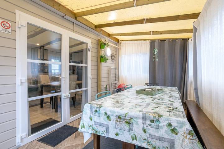 Camping pour 6 personnes, avec jacuzzi ainsi que jardin et bassin pour enfant en Bretagne - 2