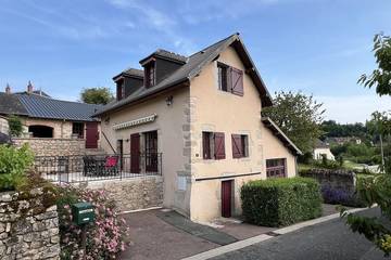 Gîte pour 7 personnes, avec jardin à Saint-Léger-sous-Beuvray