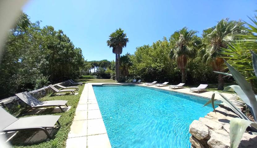 Gîte pour 6 personnes, avec jardin et piscine à Narbonne