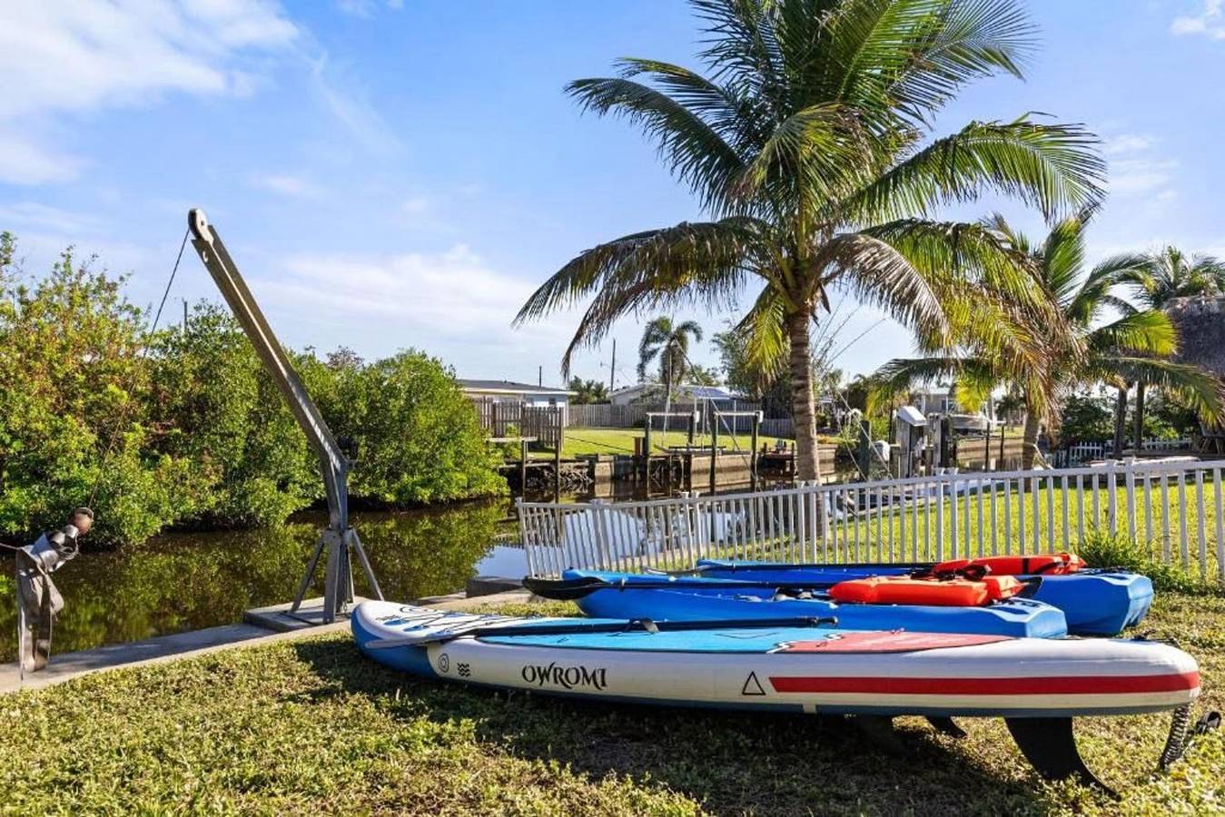 Heated Pool   Games  Waterfront Home near Town in Port Charlotte, Comté de Charlotte