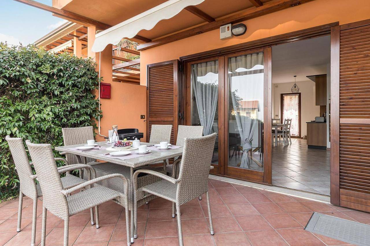 Ganze Wohnung, Apartment with Pool View in Puegnago sul Garda, Gardasee-Berge