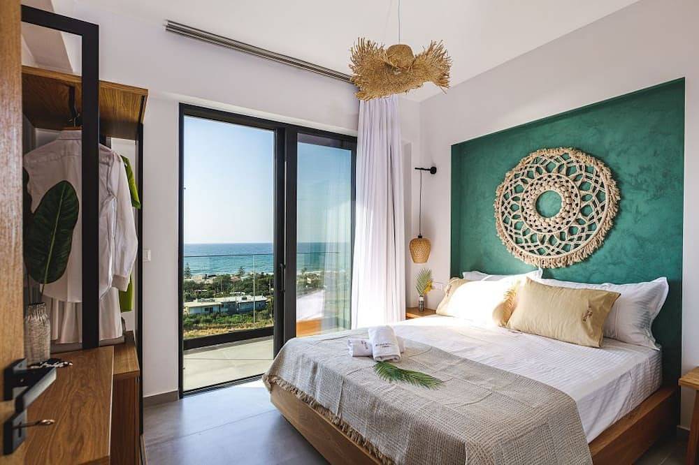 Villa Celestia - Private Infinity Pool & Superb Seaview, 500m from Beach in Skaleta, Rethymno en omgeving