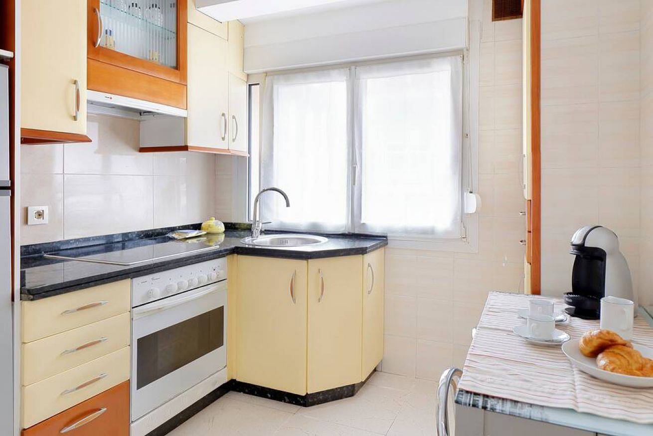 Ganze Wohnung, Ferienwohnung für 4 Personen mit Garten in Distrito Centro (Gijón), Gijón