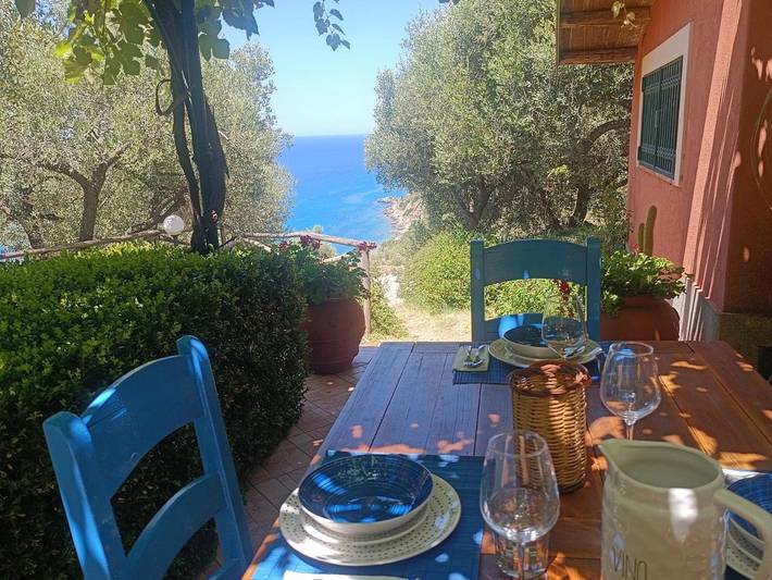 Villa for 4 people, with garden in Calabria