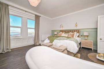 Holiday Home for 16 People in Westward Ho, Devon, Photo 1