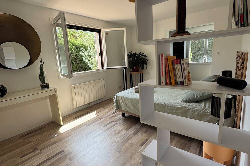 Entire apartment, Bas de villa La Rieuse in La Gaude, Cannes region
