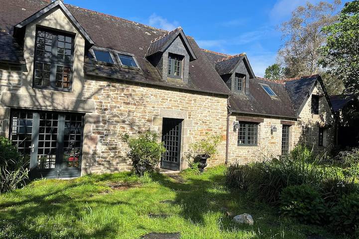 Gîte pour 8 personnes, avec jardin et jacuzzi, animaux acceptés