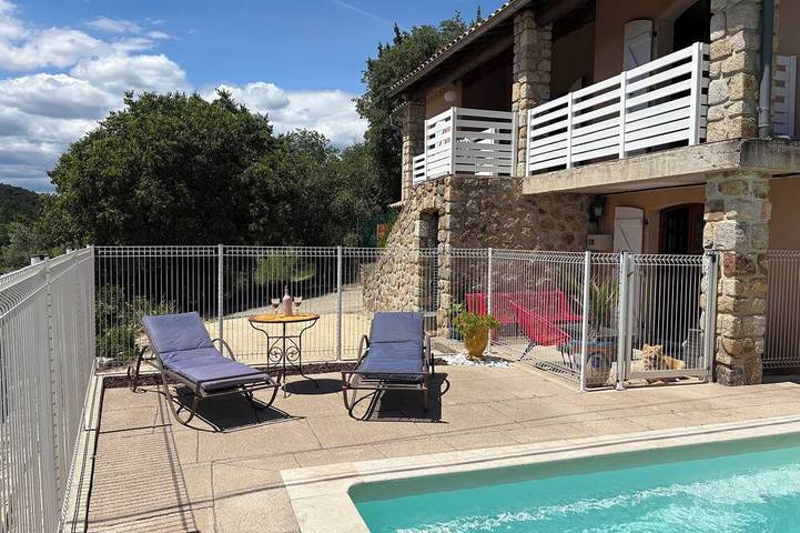 Villa pour 8 personnes, avec terrasse et jardin, animaux acceptés