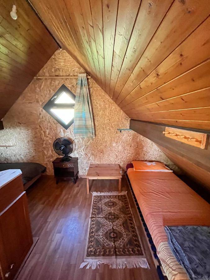 Two-Bedroom House in Deux-Grosnes, Région de Villefranche-sur-Saône