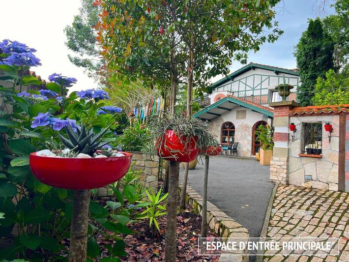 Villa pour 28 personnes, avec vue ainsi que jardin et piscine, animaux acceptés à Anglet - 3