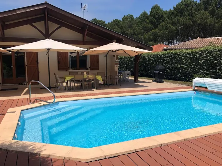 Chalet para 8 personas, con jardín además de piscina y terraza - 1