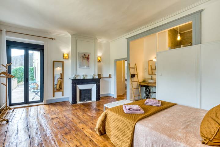 Chambre d’hôte pour 4 personnes, avec balcon et jardin dans l' Hérault