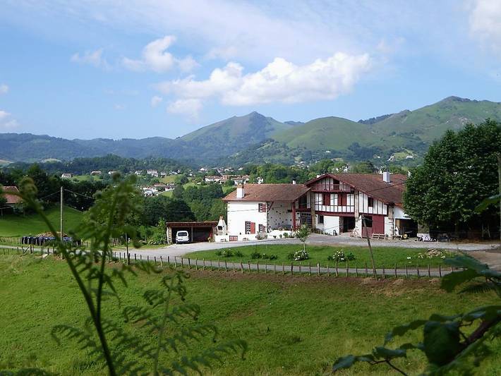 Gîte pour 6 personnes, avec Terrasse et Jardin