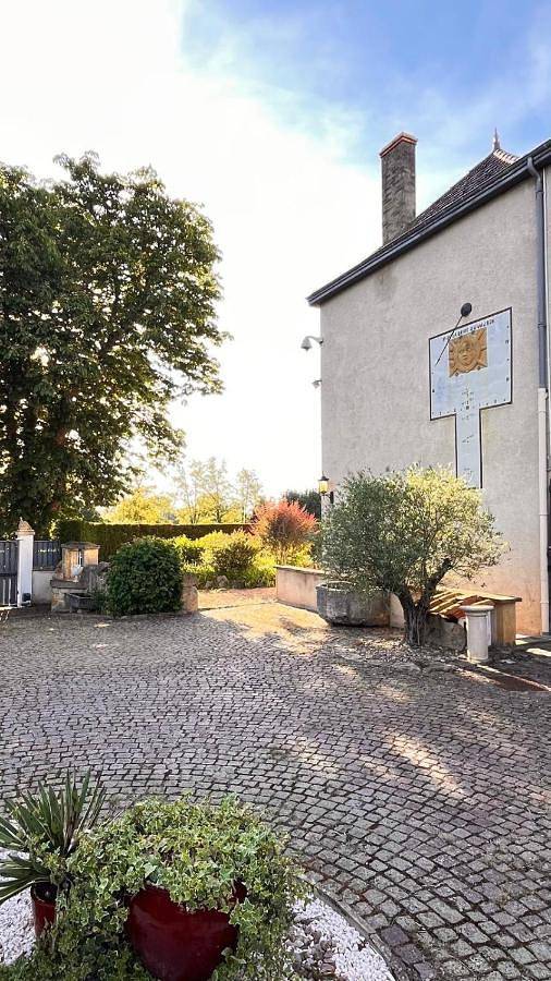 Gîte pour 9 personnes, avec balcon dans Saint-Martin-du-Lac