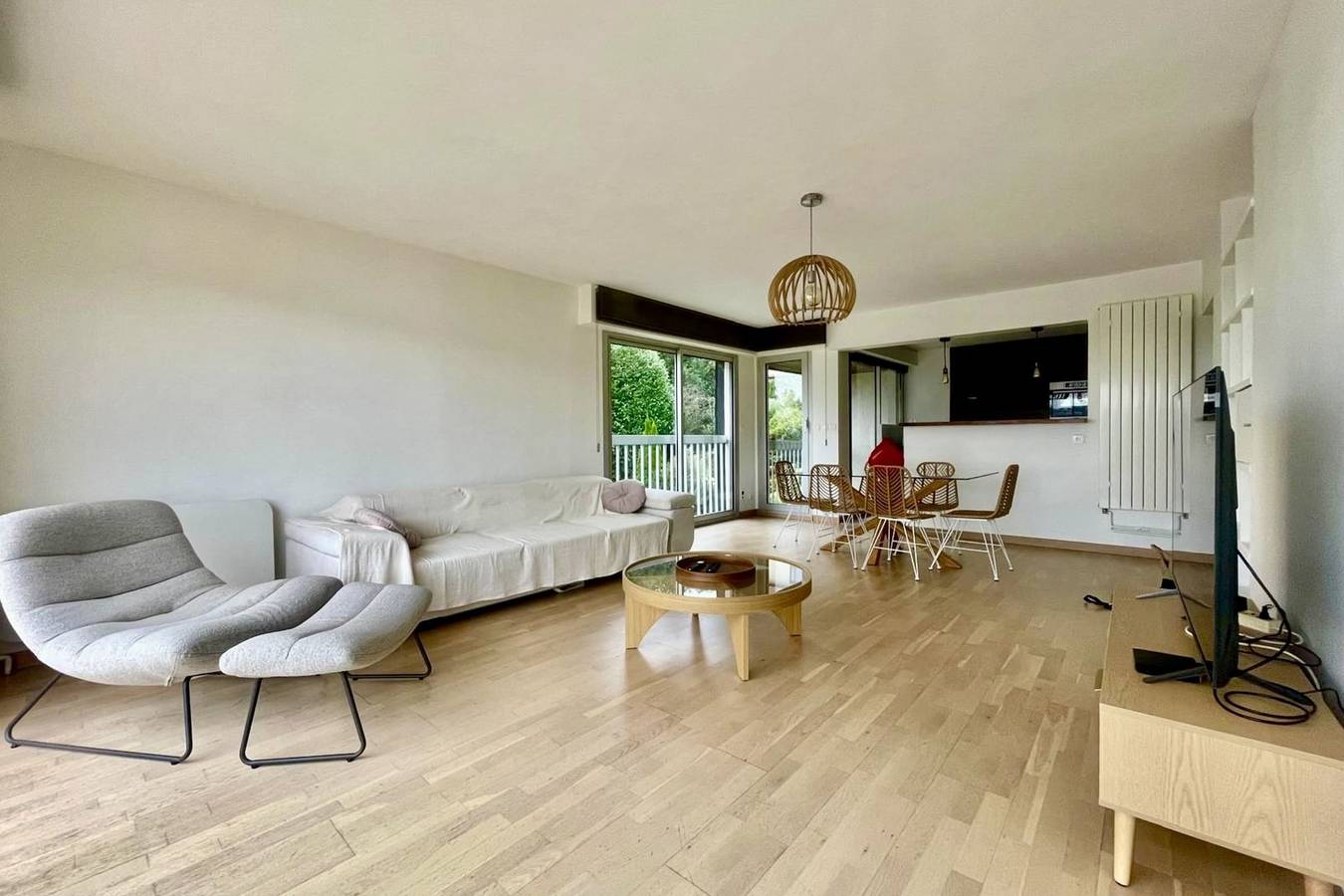 Appartement entier, Le Papillon,  F3 moderne avec terrasse et parking in Mont-Saint-Aignan, Région de Rouen
