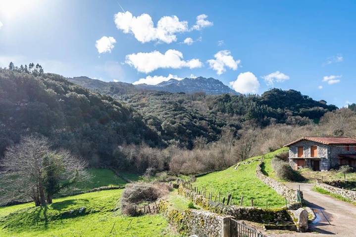 Casa rural para 11 personas, con Terraza en Valle del Asón-Gándara