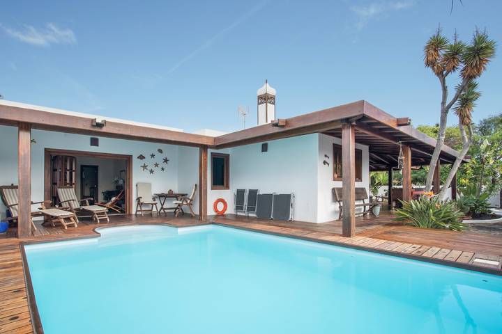 Villa for 6 people, with Garden in Costa Teguise