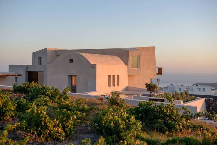 Ferienhaus für 8 Personen, mit Balkon und Whirlpool sowie Terrasse und Garten auf Santorin - 3