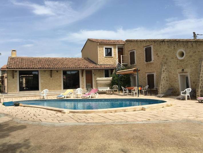 Location de vacances pour 15 personnes, avec piscine ainsi que vue et terrasse à Loupian - 2