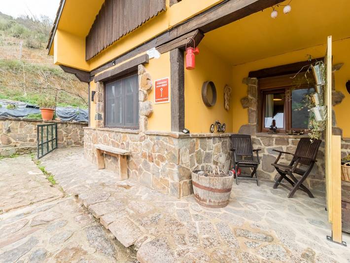 Location de vacances pour 3 personnes, avec terrasse ainsi que jardin et vue dans Cantabrie - 2