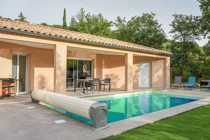 Villa pour 8 personnes, avec jardin à Vallon-Pont-d'Arc