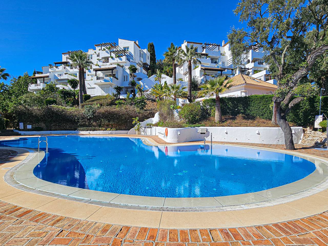 Appartement entier, Three bedroom apartment La Mairena Elviria in Urbanizacion Las Jacarandas, Ojén