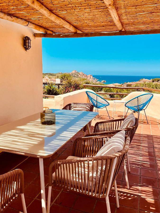 Ferienhaus für 4 Personen, mit Terrasse und Ausblick in Canneddi