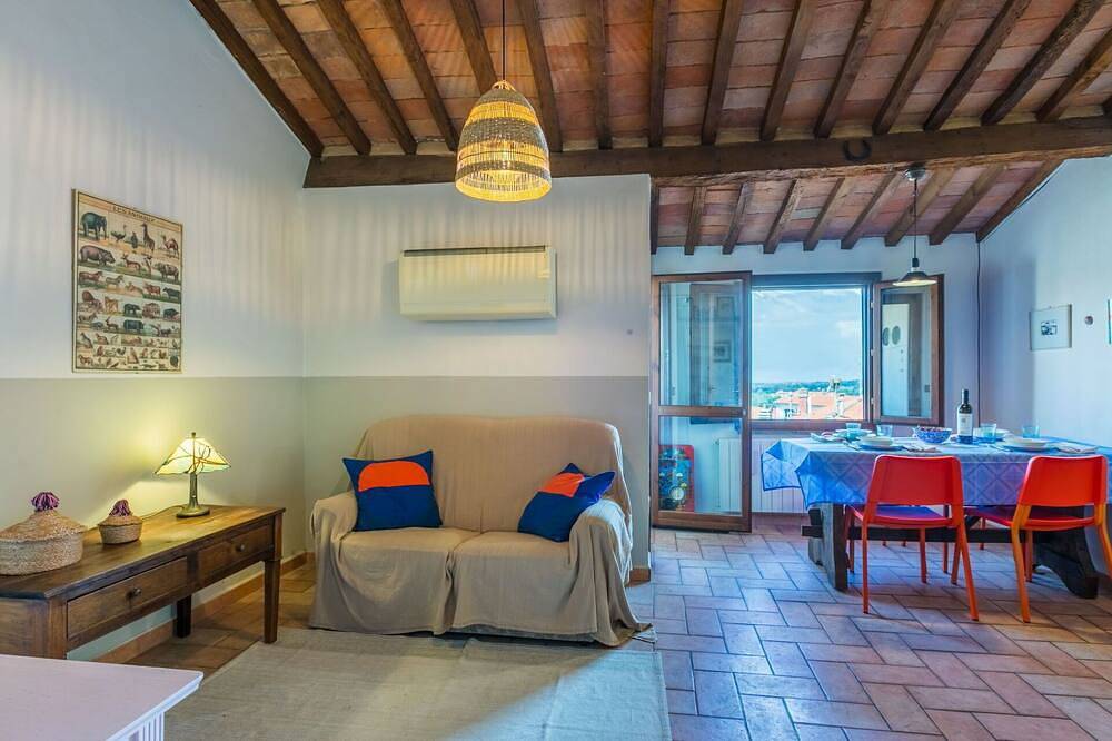 Appartamento intero, Elegante appartamento per 4 ospiti con Wifi, balcone, animali ammessi e parcheggio in Rosignano Marittimo, Costa degli Etruschi