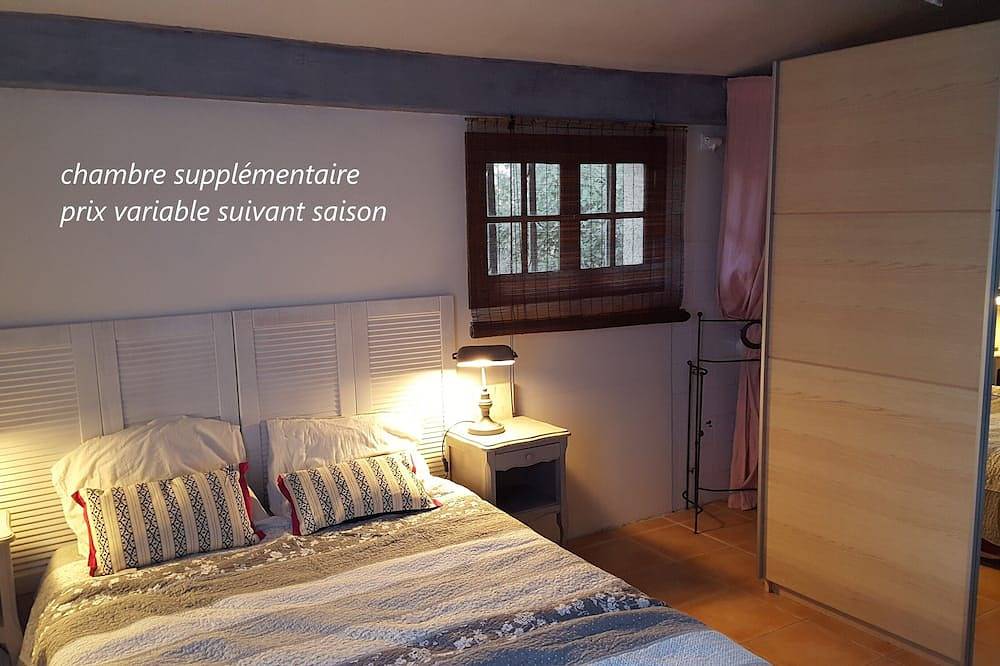 An old barn and all Provence within reach ... in Auriol, Marseille region