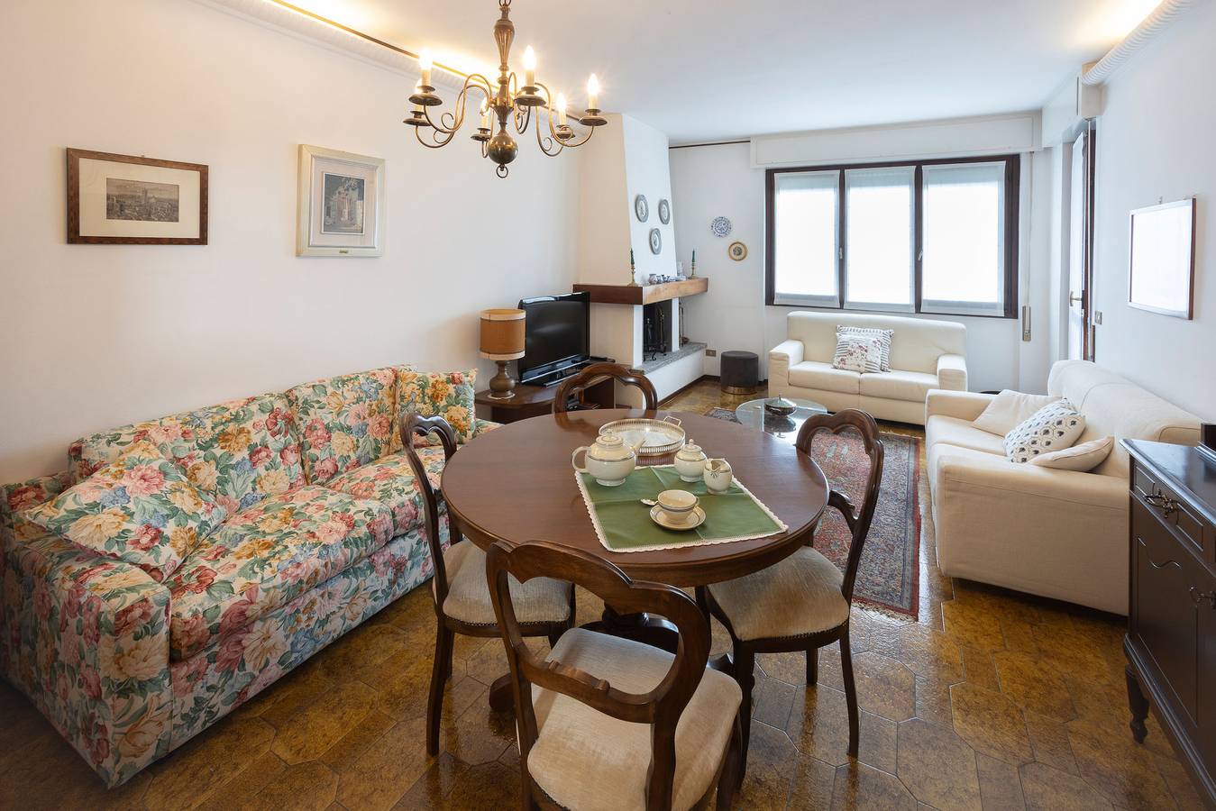 Geheel appartement, Vakantieappartement voor 5 personen met balkon in Mandello del Lario, Westelijke Bergamo-Alpen