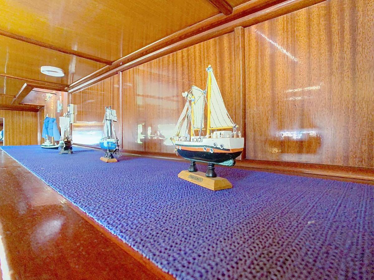 La Marquise "dormez dans une péniche" in Melun, Seine-et-Marne