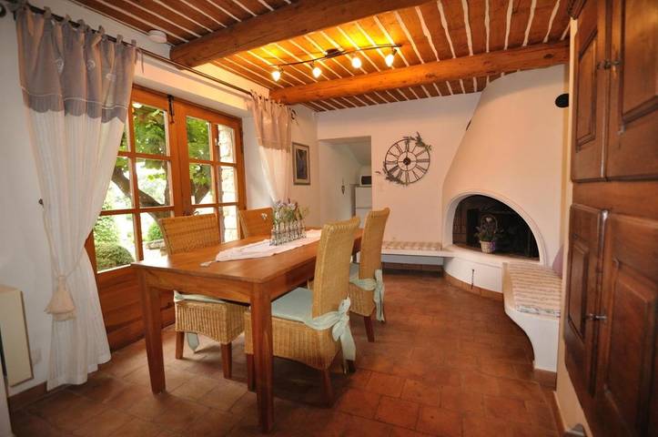 Location de vacances pour 2 personnes, avec jardin ainsi que vue et piscine à Puyméras - 4