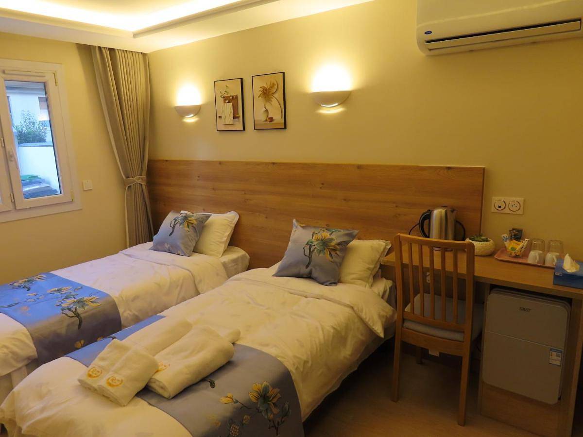 Twin Room with Private Bathroom in Bondy, Seine-Saint-Denis