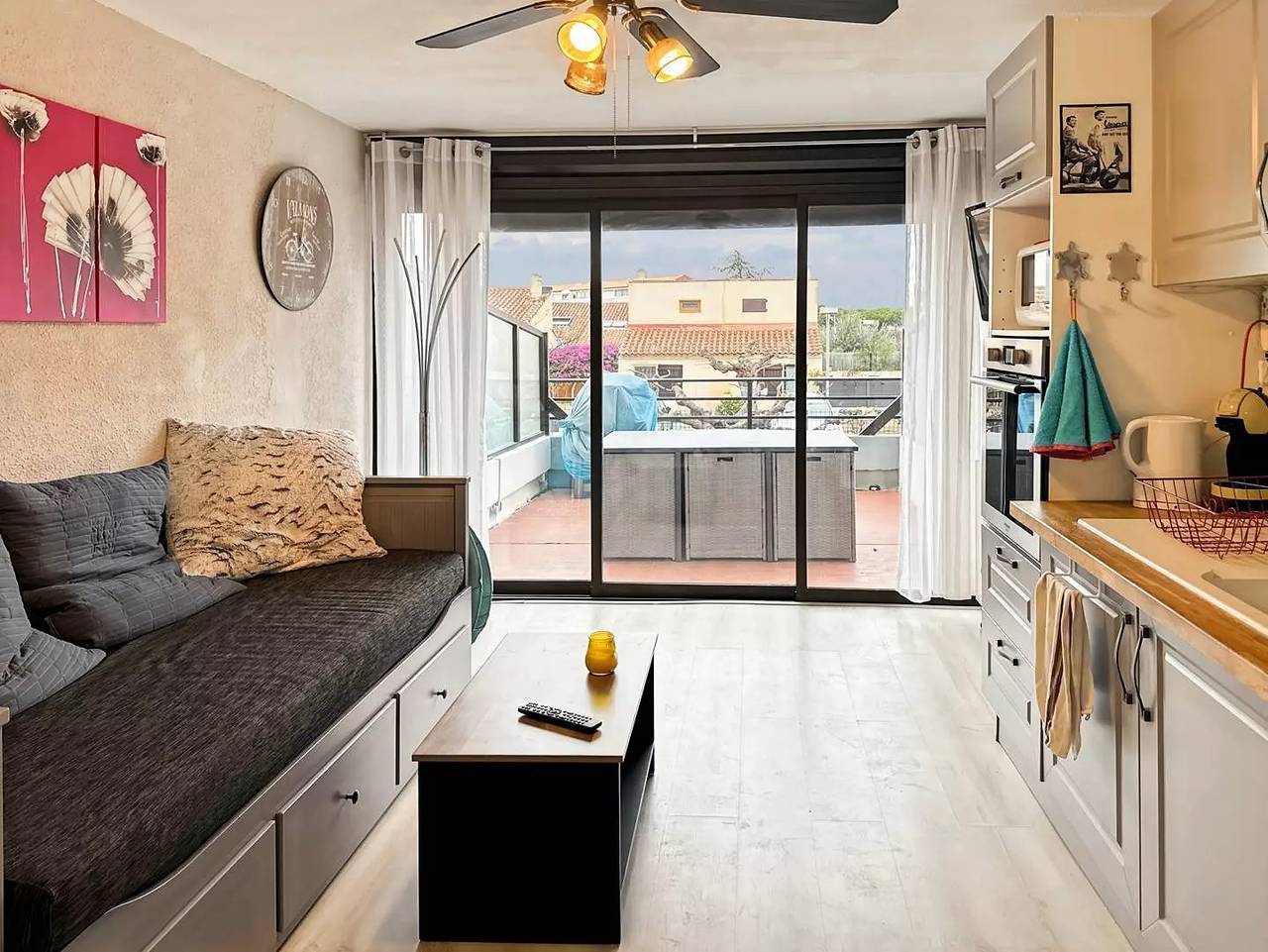 Entire studio, Studio 4 beds in residence with swimming pool in Le Grau-du-Roi, Côte d'Améthyste