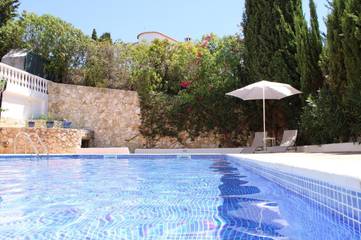 Chambre d’hôte pour 2 personnes, avec jardin et vue ainsi que terrasse et piscine à Lagoa