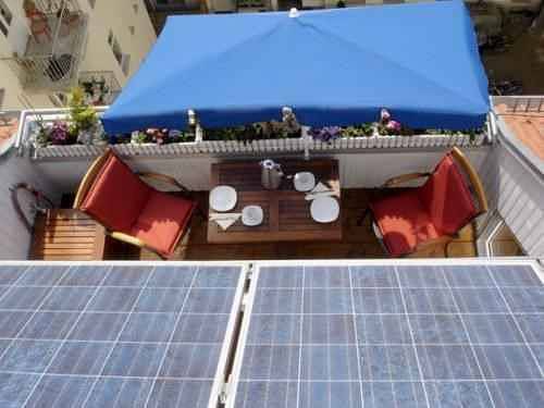 Ganze Ferienwohnung, Ferienwohnung komfortabel mit großer Südterrasse,sonnig, hell, sehr sauber, sehr ruhig und überkomplett modern ausgestattet  in Moabit Berlin, Berlin