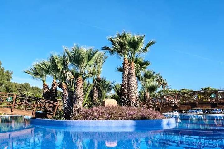 Camping per 4 persone, con Terrazza e Piscina in Tarragonès