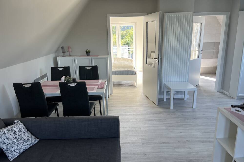 Ganze Wohnung, Ferienwohnung (Obergeschoss) „Haus Ankerplatz“ am Nord - Ostsee - Kanal (Nok) in Sehestedt, Nord-Ostsee-Kanal