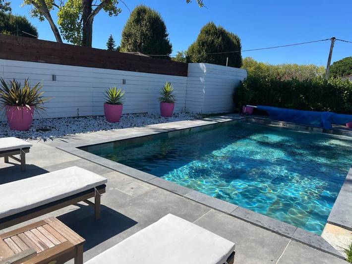 Maison de vacances pour 4 personnes, avec Terrasse et Jardin ainsi que Piscine et Vue à Sadirac