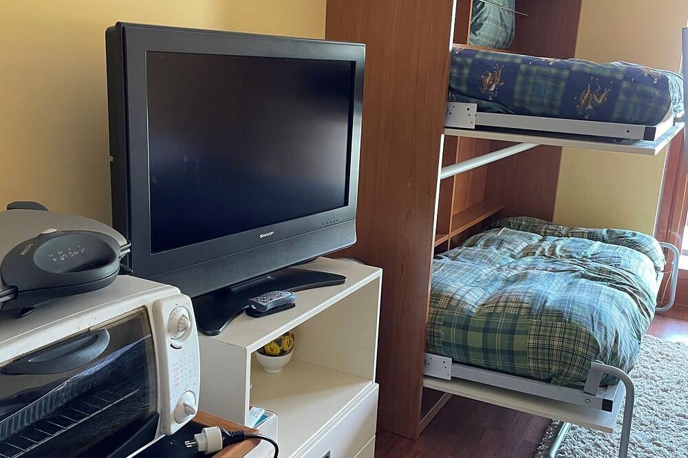 Entire apartment, Nido Alpino - One Bedroom Apartment, Sleeps 4 in Ponte di Legno, Parco Regionale dell'Adamello