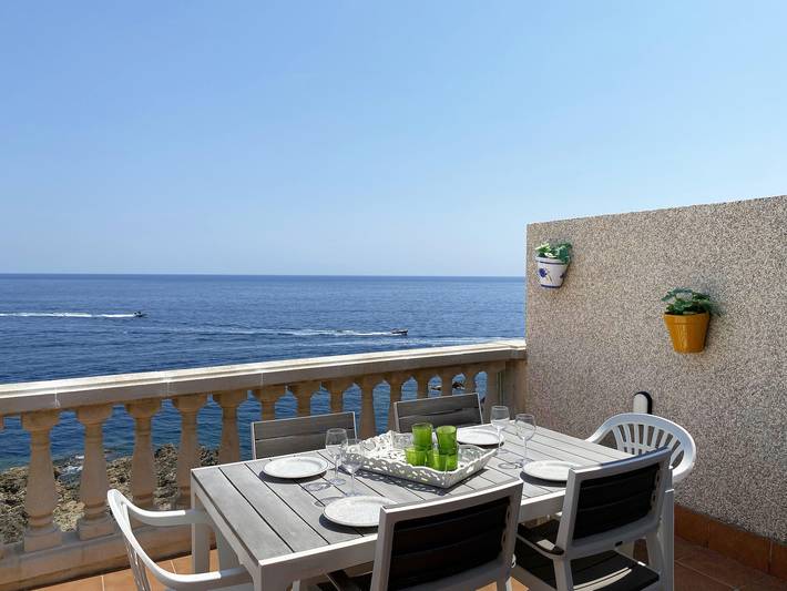 Gîte pour 4 personnes, avec piscine ainsi que terrasse et jardin à Begur - 3