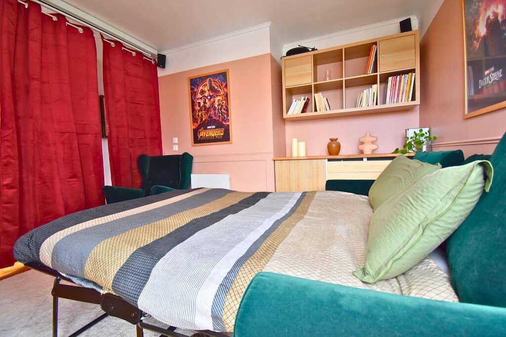 Apartamento entero, Le Belvédère Parisien - Billiards and Large Terrace in Aubervilliers, Sena-Saint Denis