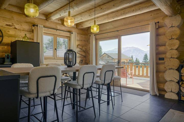 Casa Rural para 10 personas con balcón in Font-Romeu-Odeillo-Via, Parque Natural Regional de los Pirineos Catalanes