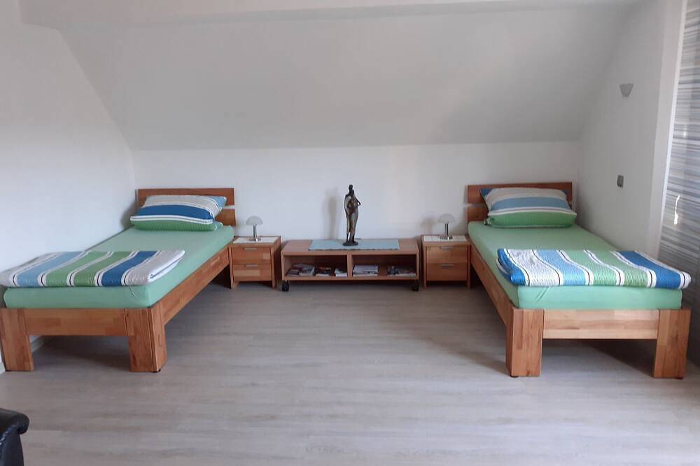 Ganze Wohnung, Gemütliche Ferienwohnung (67m2) für 4 Pers. in Kürmreuth in Königstein (Bayern), Ostbayern
