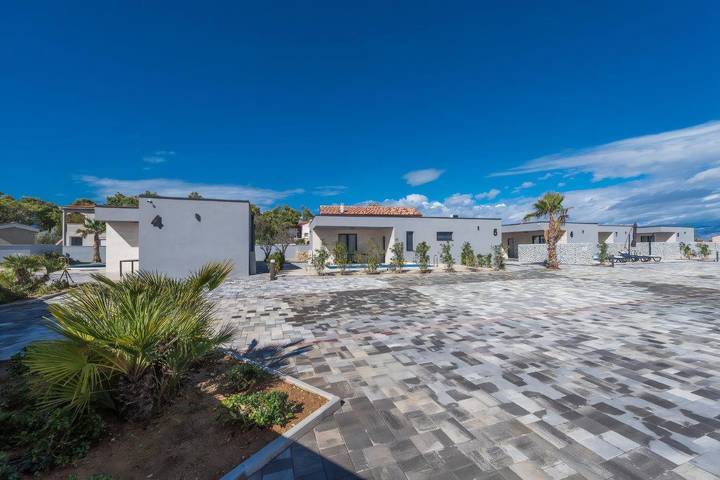 Villa pour 48 personnes, avec sauna dans Vir - 2
