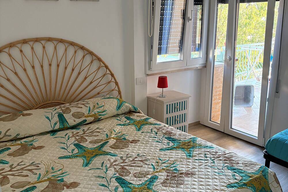 Apartamento entero, Villa Grazia Apartment in villa with garden 2nd floor in the center, facing the sea in Marina di Vasto, Vasto